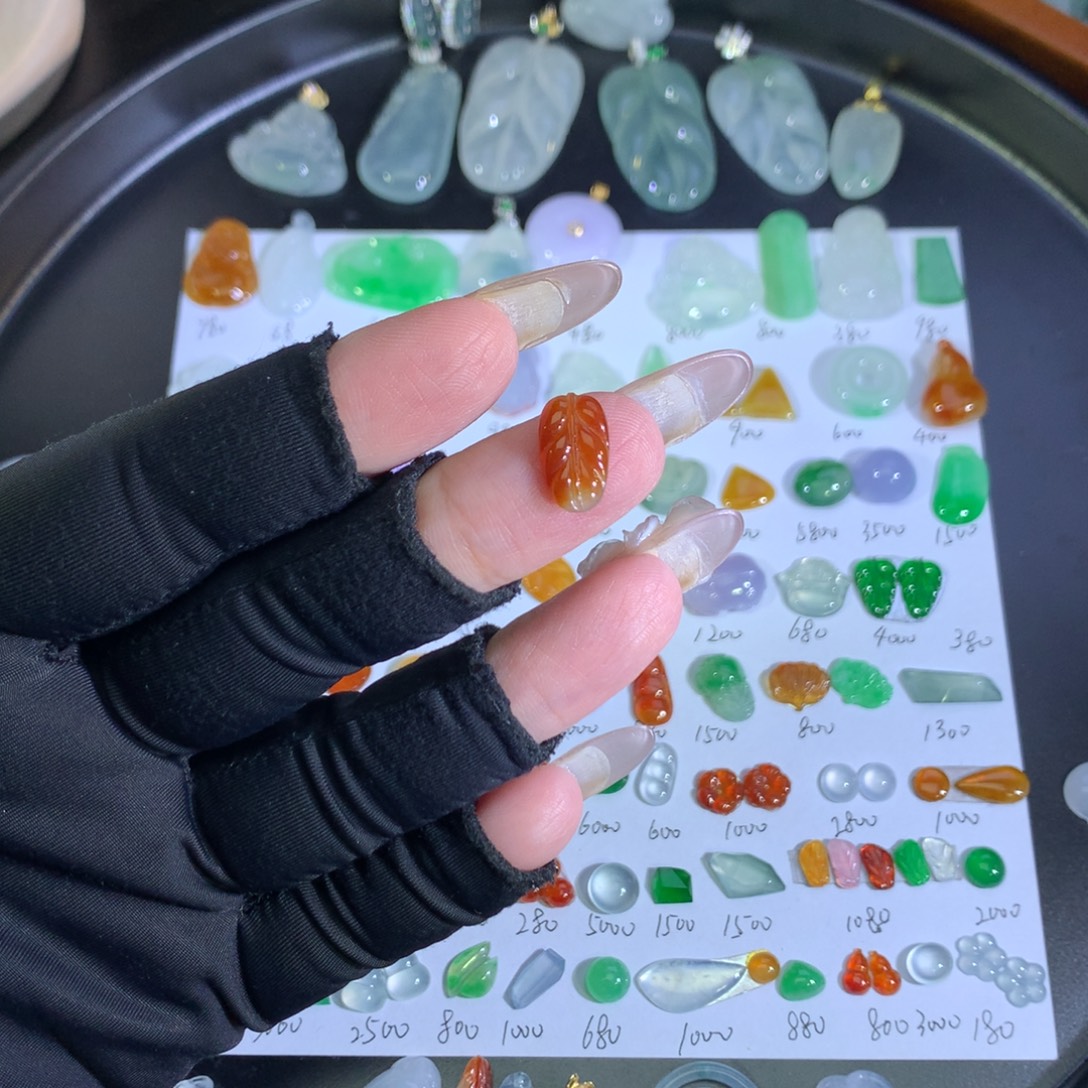 翡翠未镶嵌吊坠(不含链)冰红叶