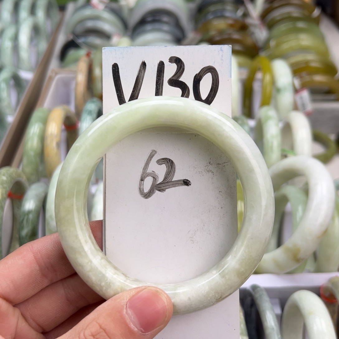 岫玉手镯未镶嵌天然岫玉微瑕