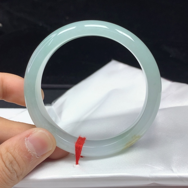 翡翠未镶嵌手镯（圆镯）56.6