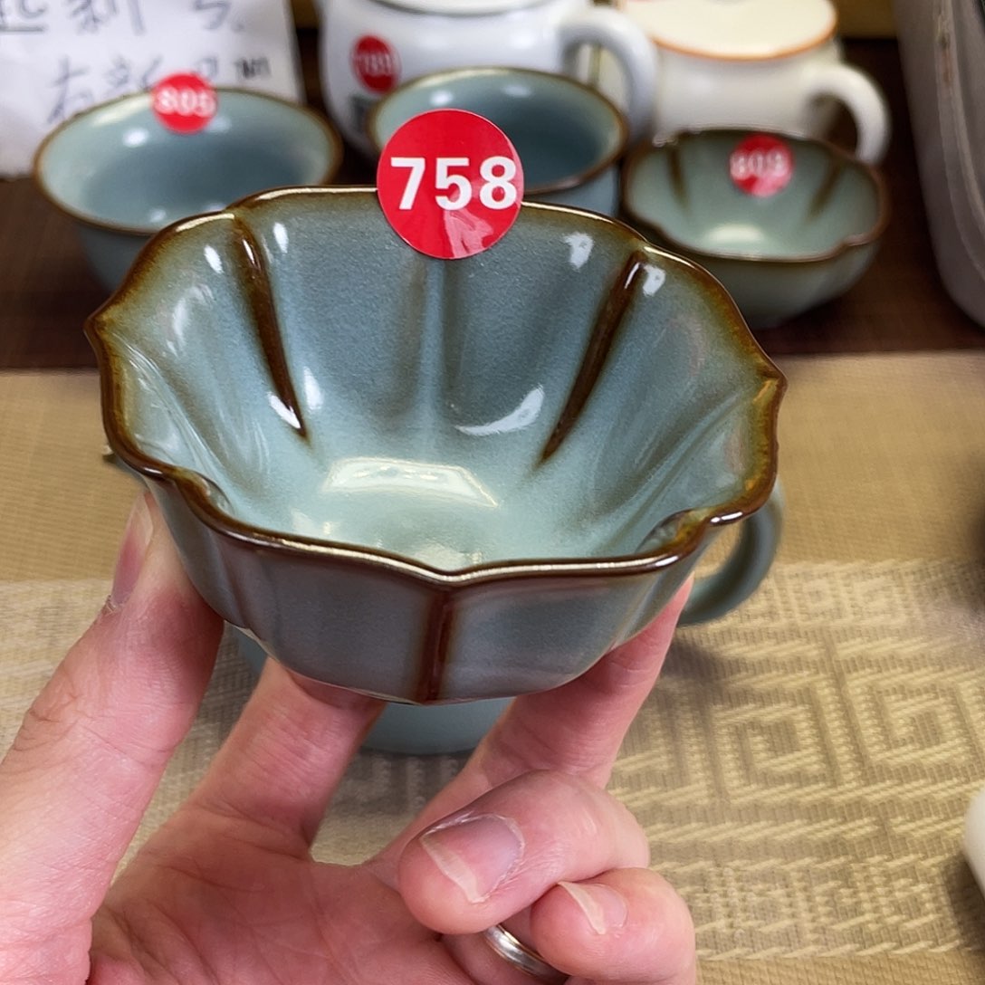 瓷片。。。。。。。。。。。。。。。