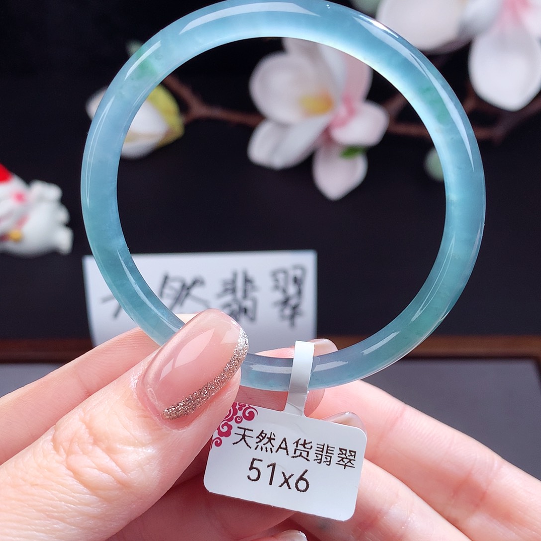 翡翠手镯（圆镯）未镶嵌