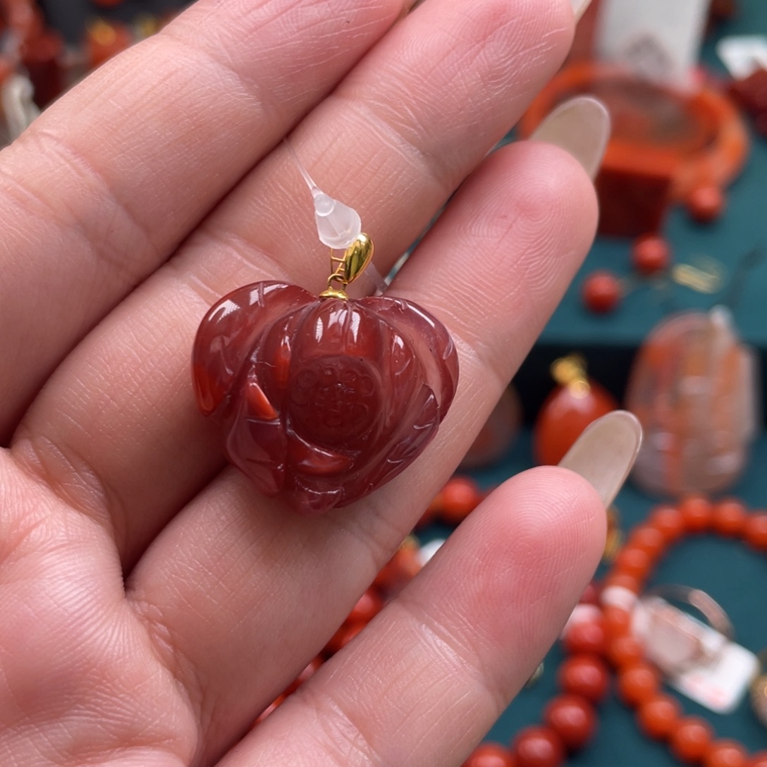 南红玛瑙银S925镶嵌川料南红牛血红牡丹花吊坠