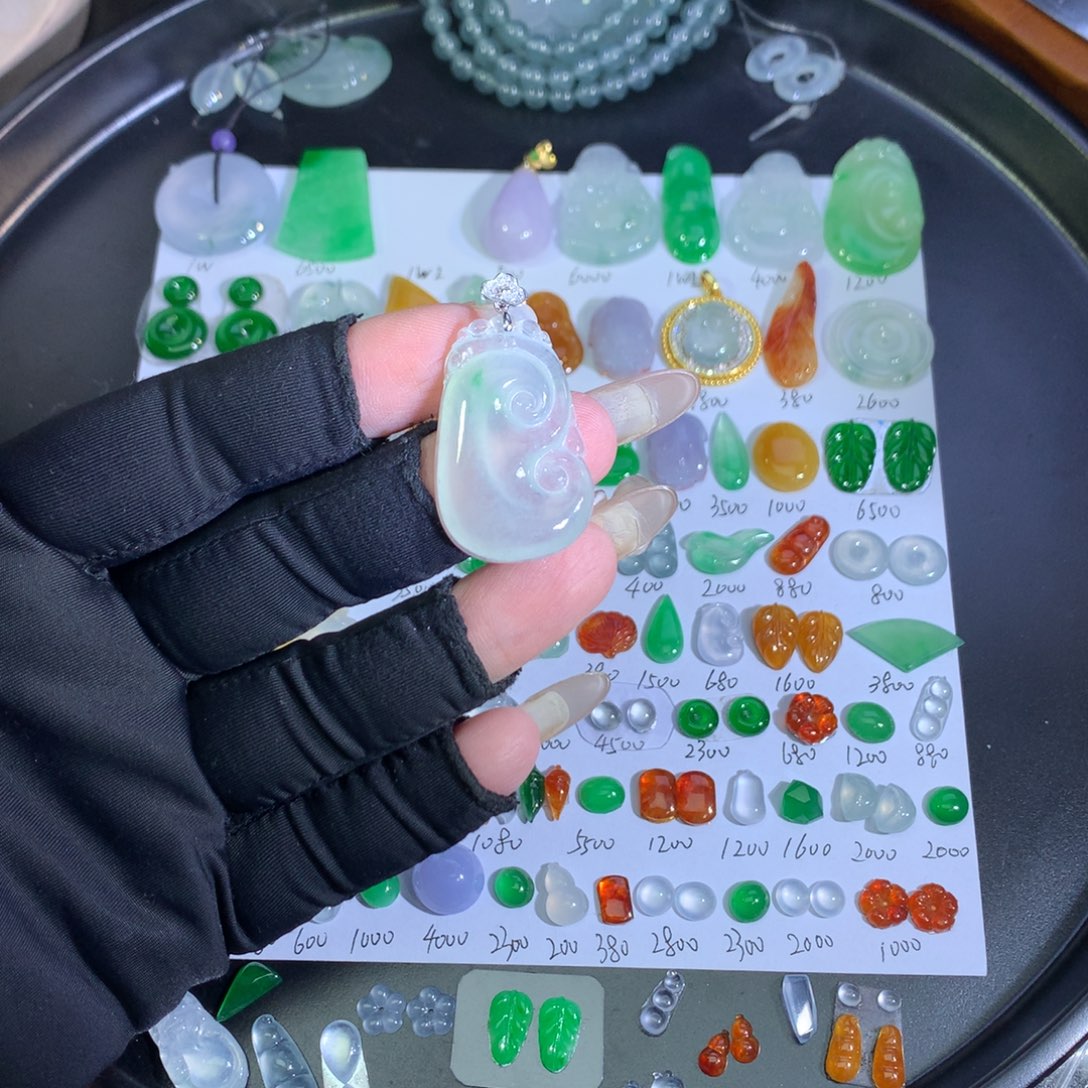 翡翠18K金镶嵌吊坠(不含链)如意