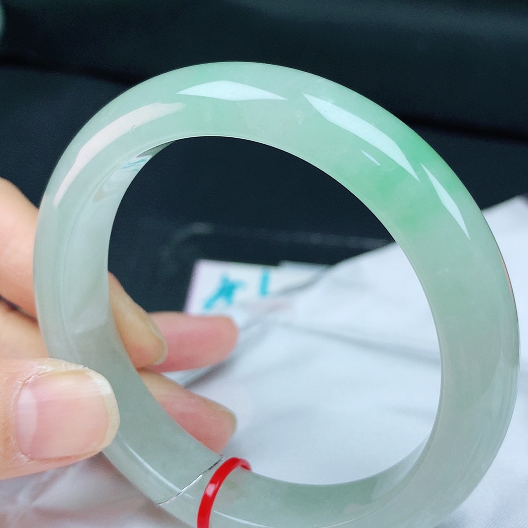 翡翠手镯未镶嵌57圈