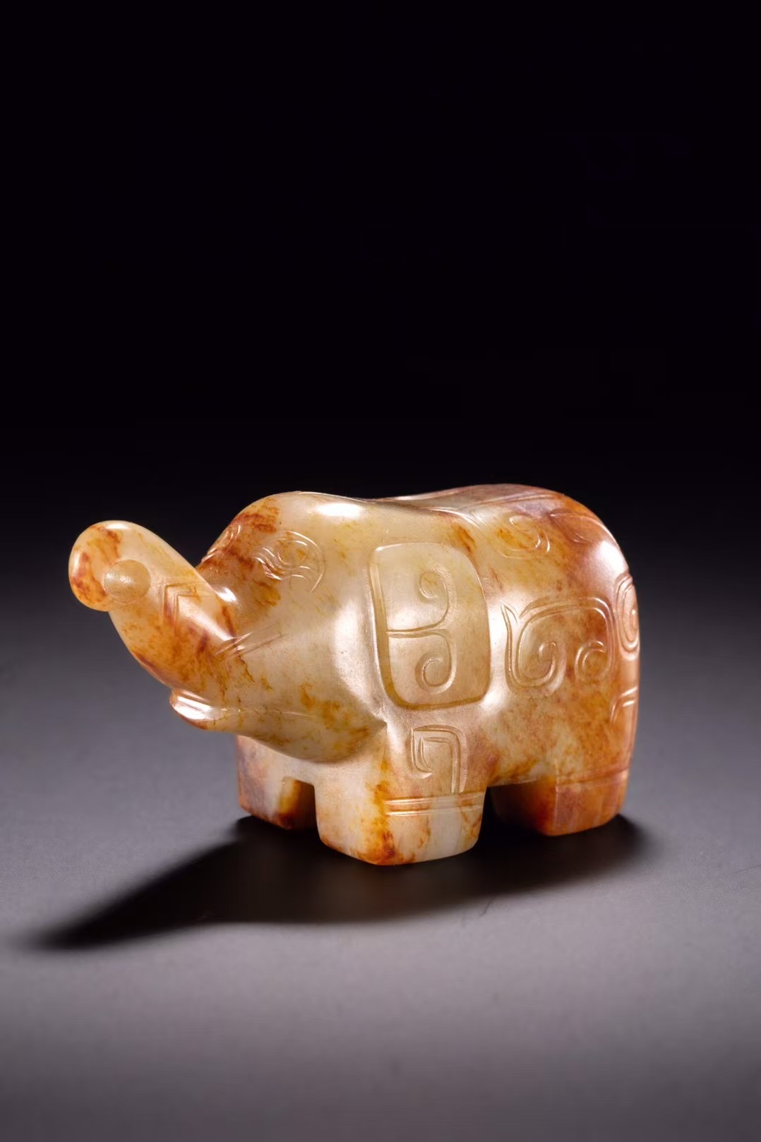 和田玉玉象雕像  