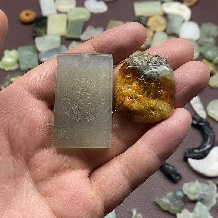 蛇纹石玉未镶嵌颈饰