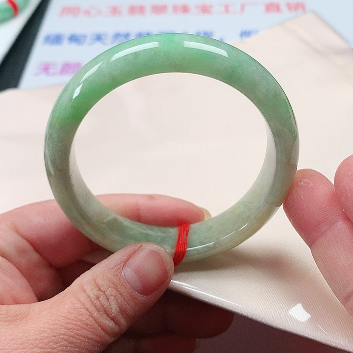 翡翠手镯未镶嵌翡翠101