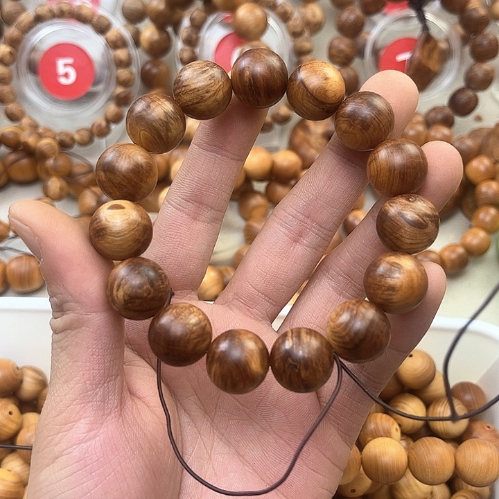 柏木（崖柏）手串/手链1.5陈化黑金蚂蚁腿