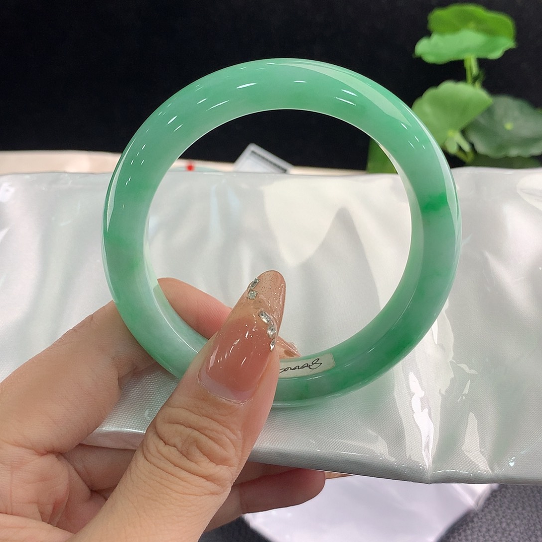 未镶嵌手镯翡翠正57
