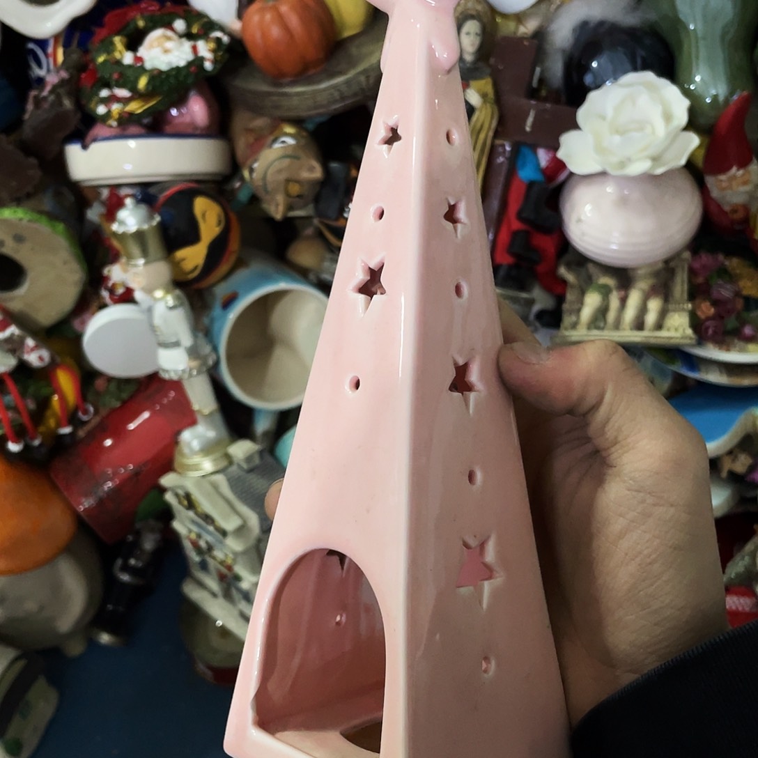 摆件  磕碰。         