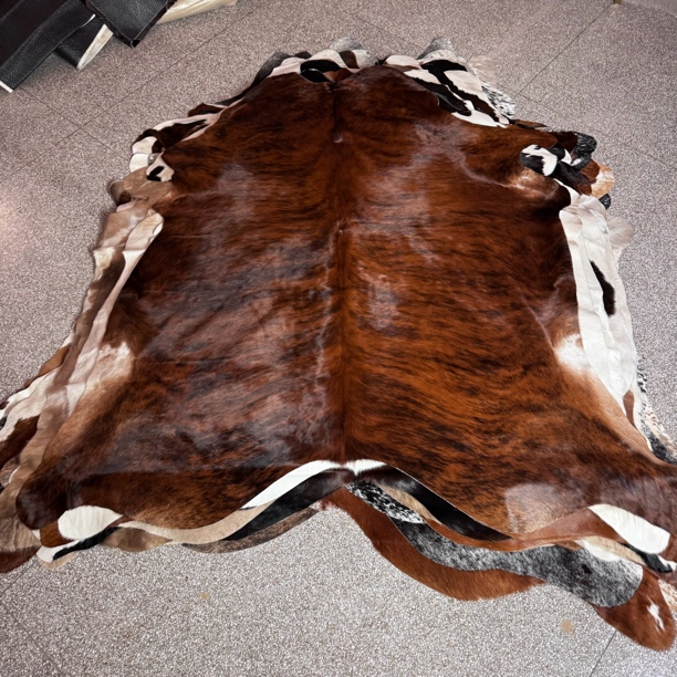 【本尼家】K1065 240*220cm专拍牛皮地毯家用轻奢