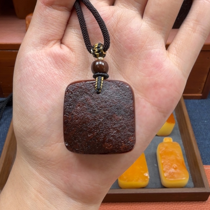 蜜蜡未镶嵌吊坠(赠链)