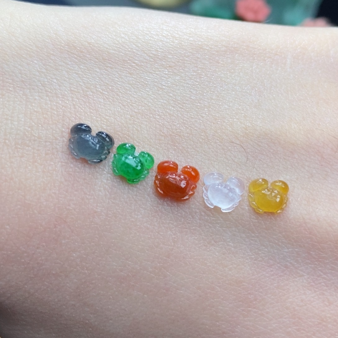 翡翠颈饰未镶嵌翡翠