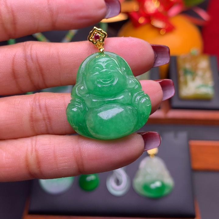 翡翠颈饰未镶嵌佛公