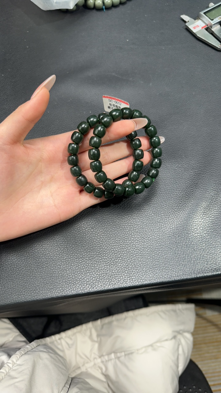 手串纯天然和田玉俄罗斯碧玉10mm直切多样性拍一发一