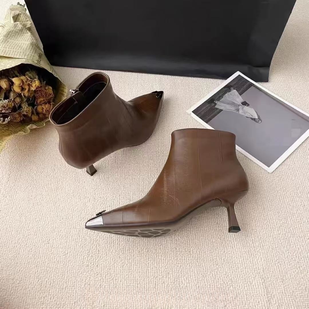 （小洋严选）时装牛皮短靴79M35T-7