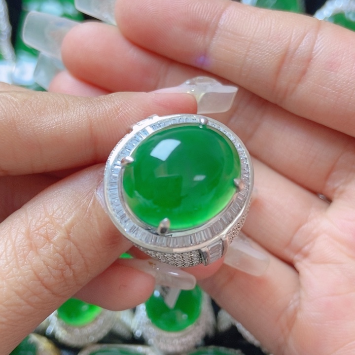 翡翠颈饰银S925镶嵌183209。 