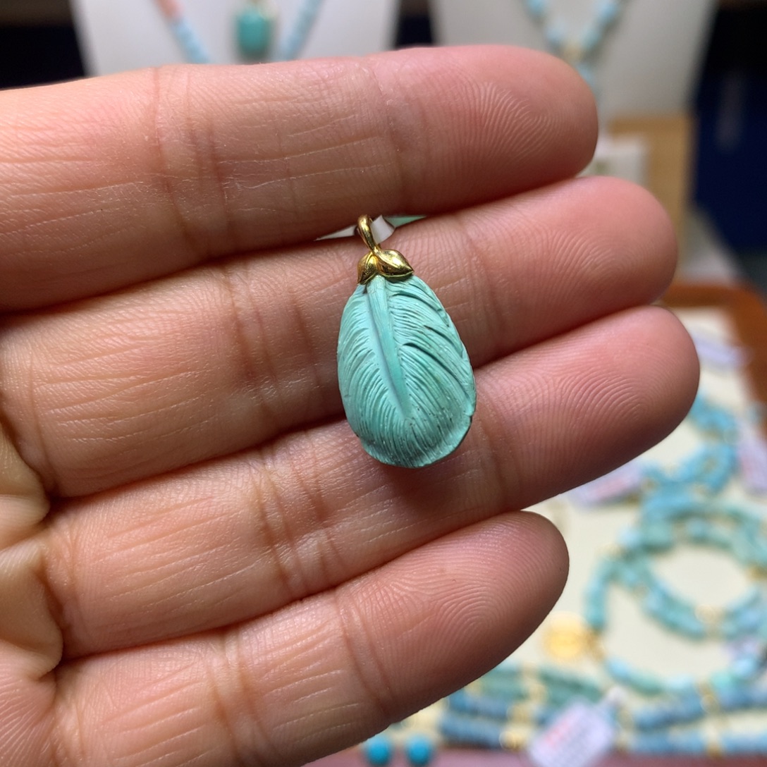 绿松石18K金镶嵌挂件