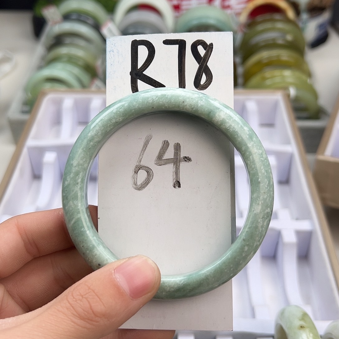 岫玉手镯未镶嵌天然岫玉