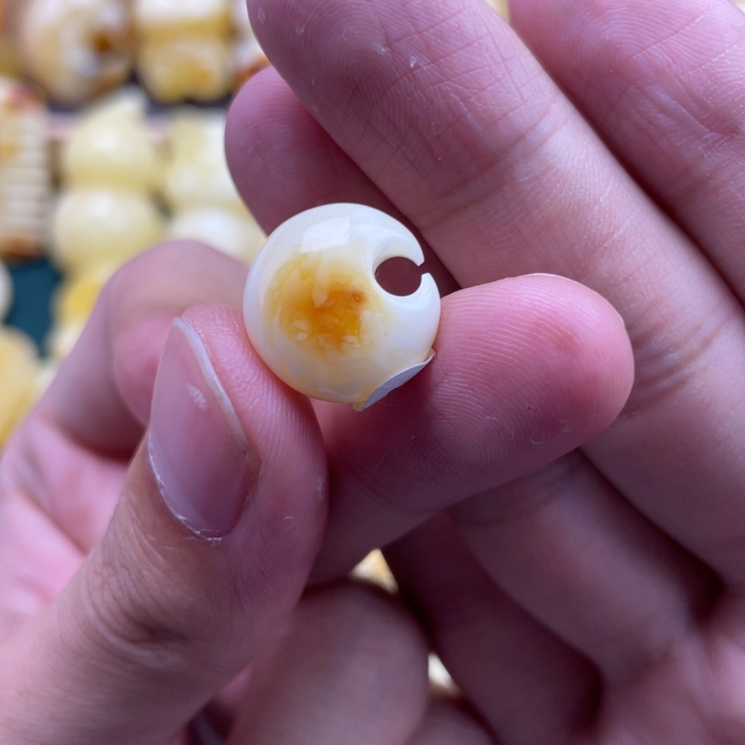 琥珀未镶嵌裸石蜜蜡