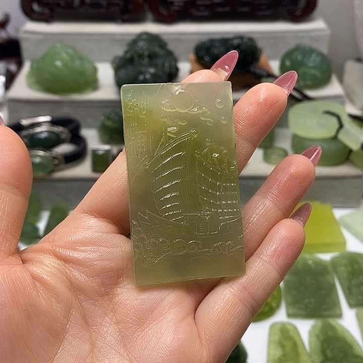 蛇纹石玉未镶嵌挂件