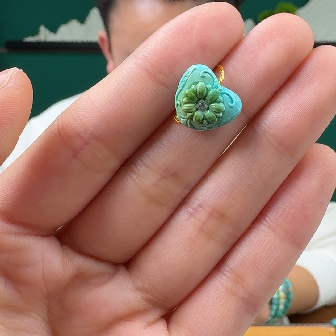 绿松石未镶嵌珠宝奇石