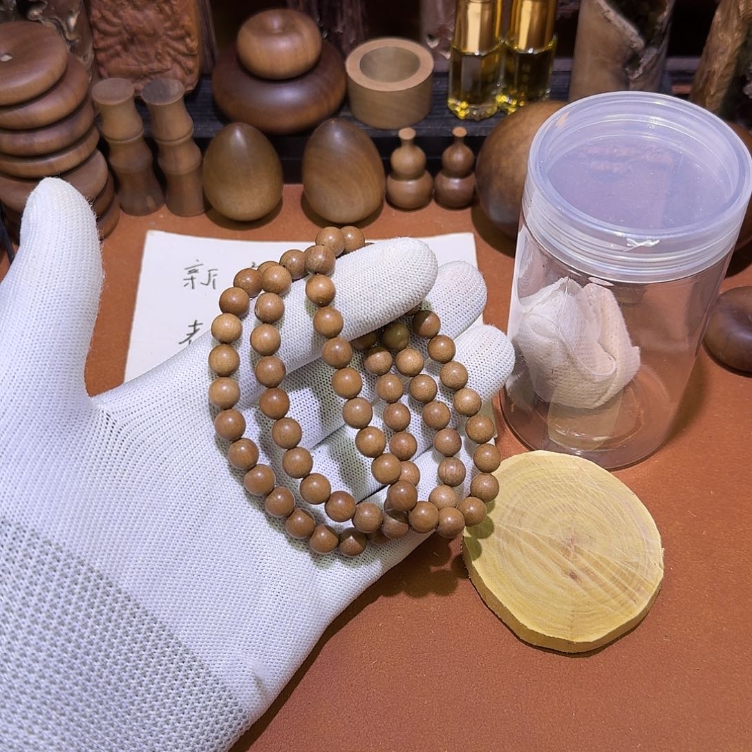 檀香木老山檀0.8×24颗顺纹焦糖韵