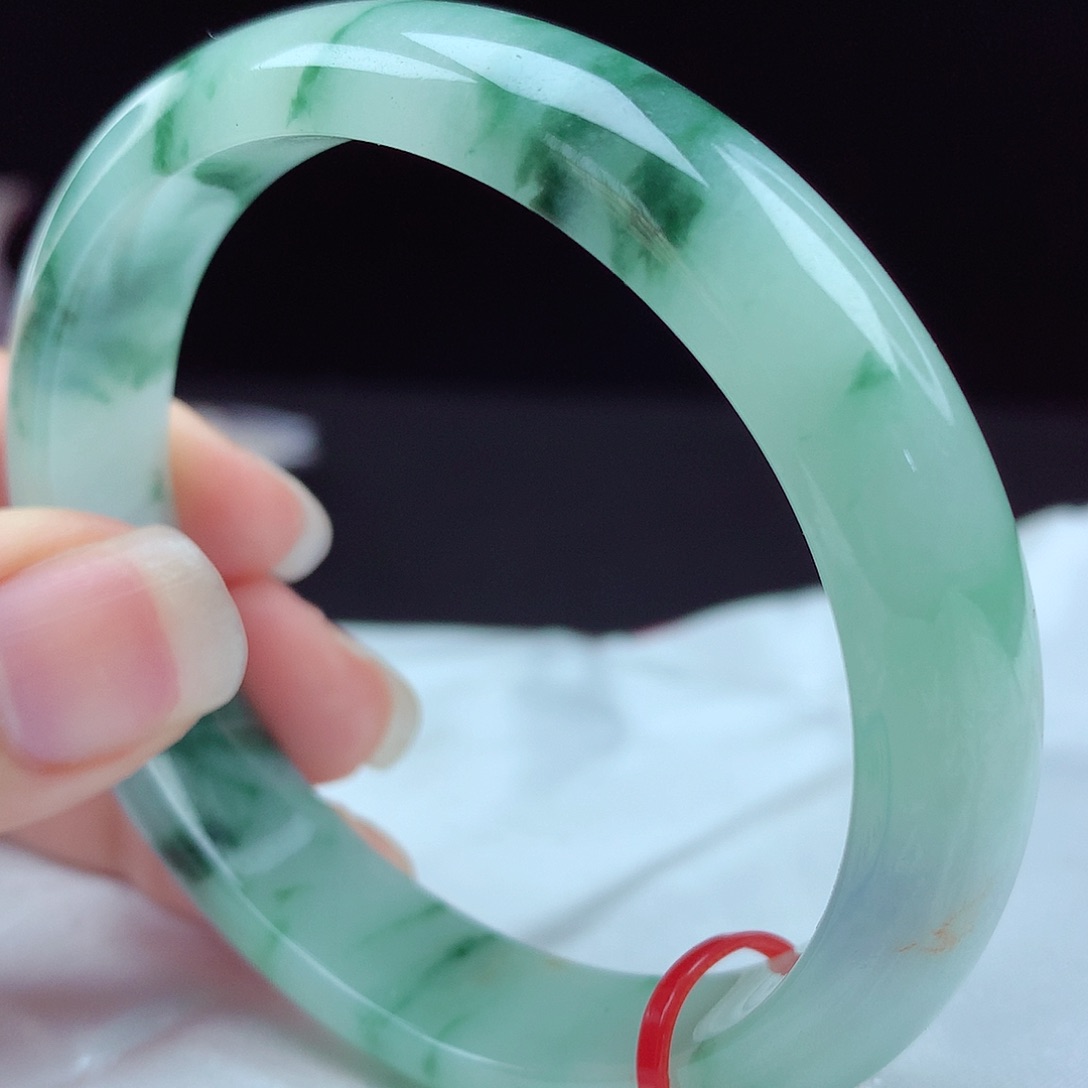 未镶嵌手镯（贵妃镯）翡翠970901，