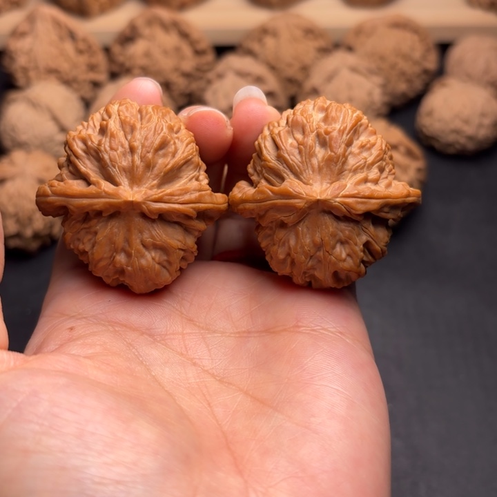 文玩核桃把件41三角白