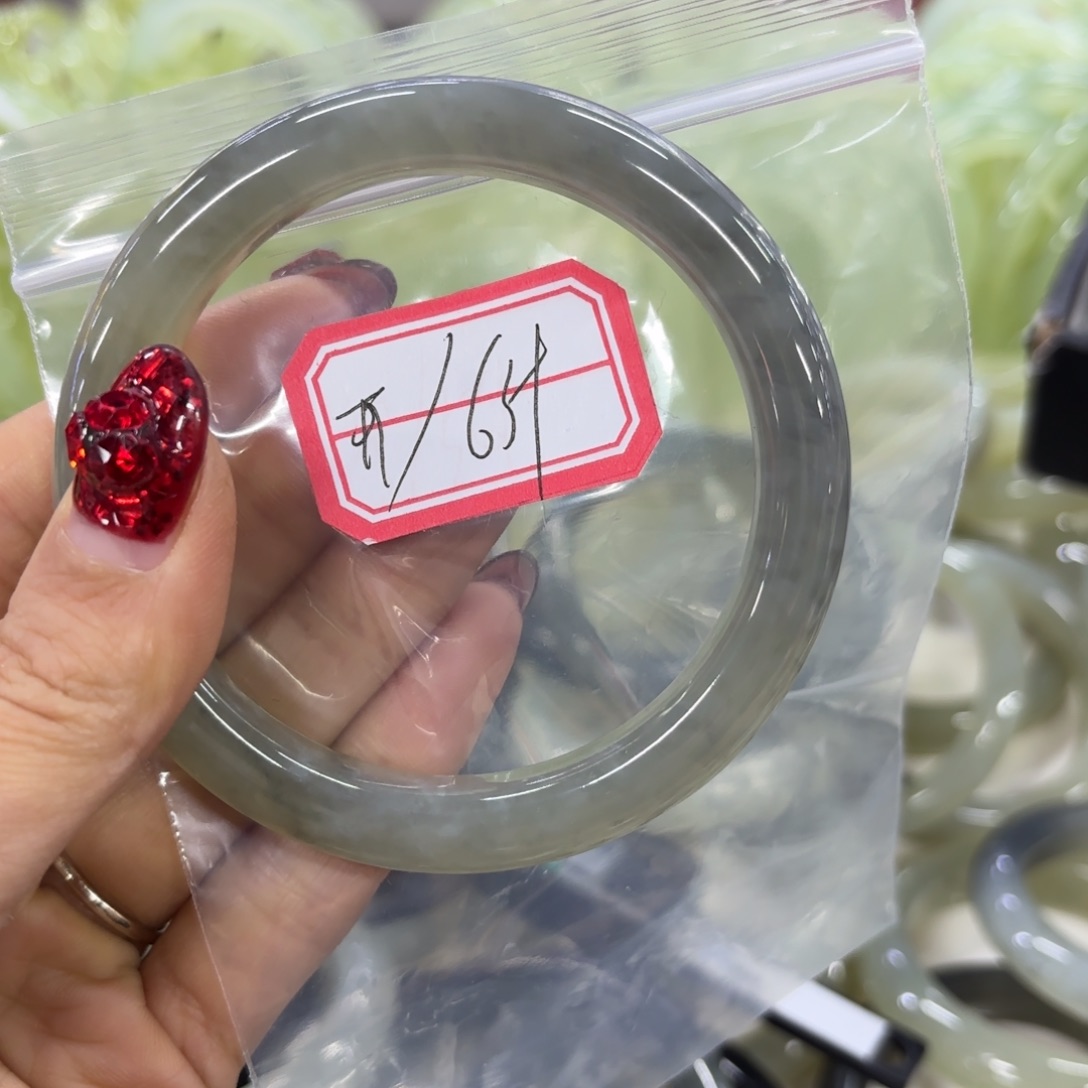 蛇纹石玉手镯未镶嵌开****?
