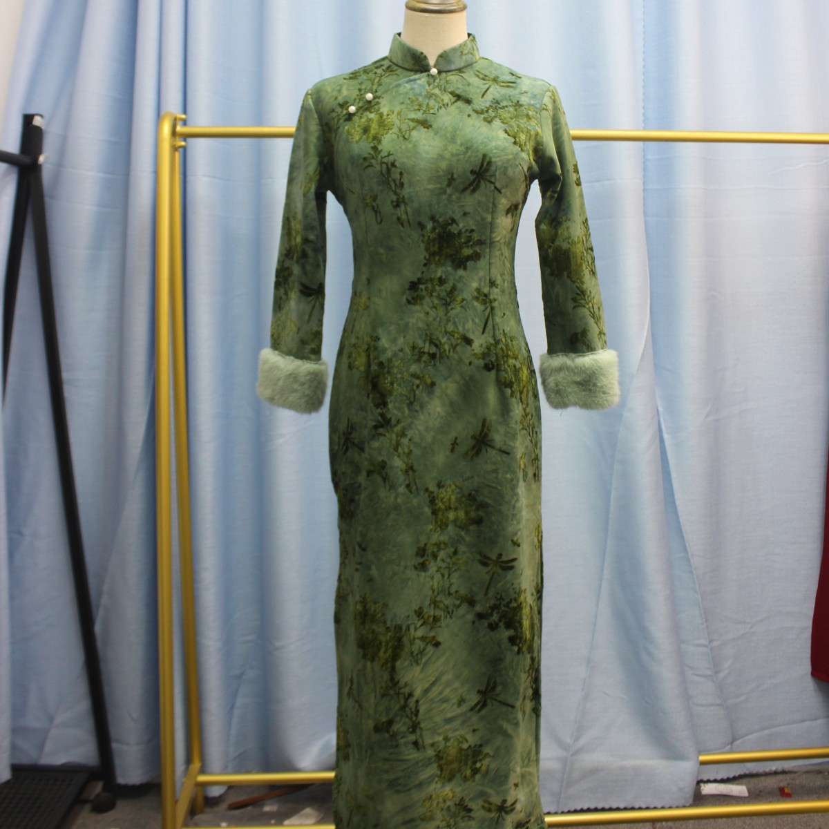 恬子梦 T888 冬季新款 绿蜻蜓 裙长120 植绒扎染加绒加厚中式旗袍