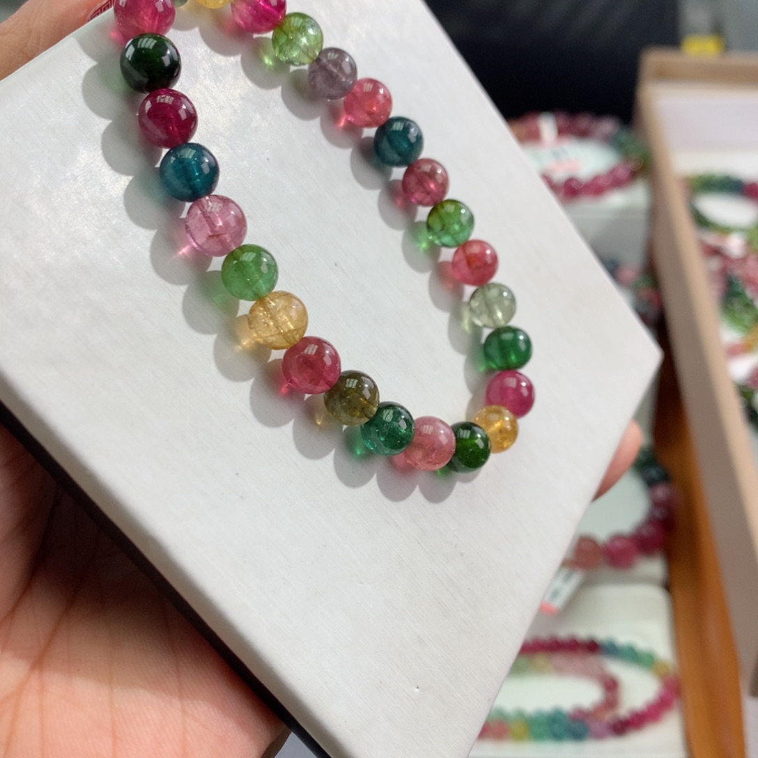 碧玺手链未镶嵌      7mm。     