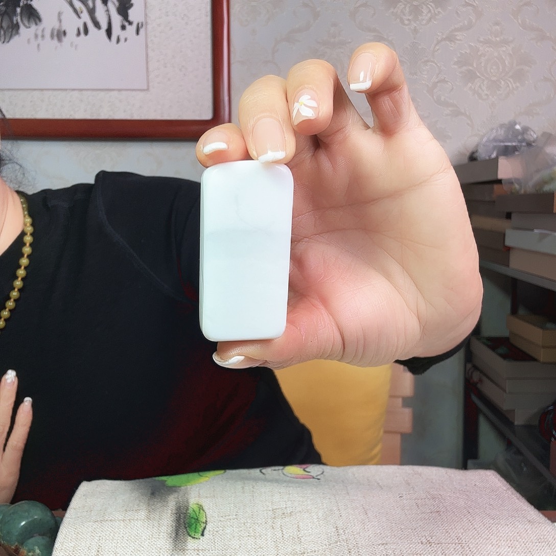 开***恼和田玉未镶嵌颈饰