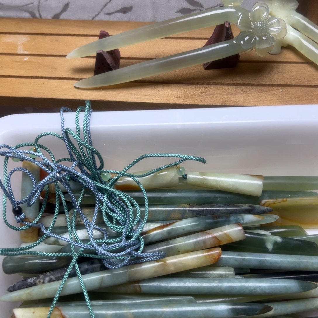 白***予蛇纹石玉未镶嵌发饰