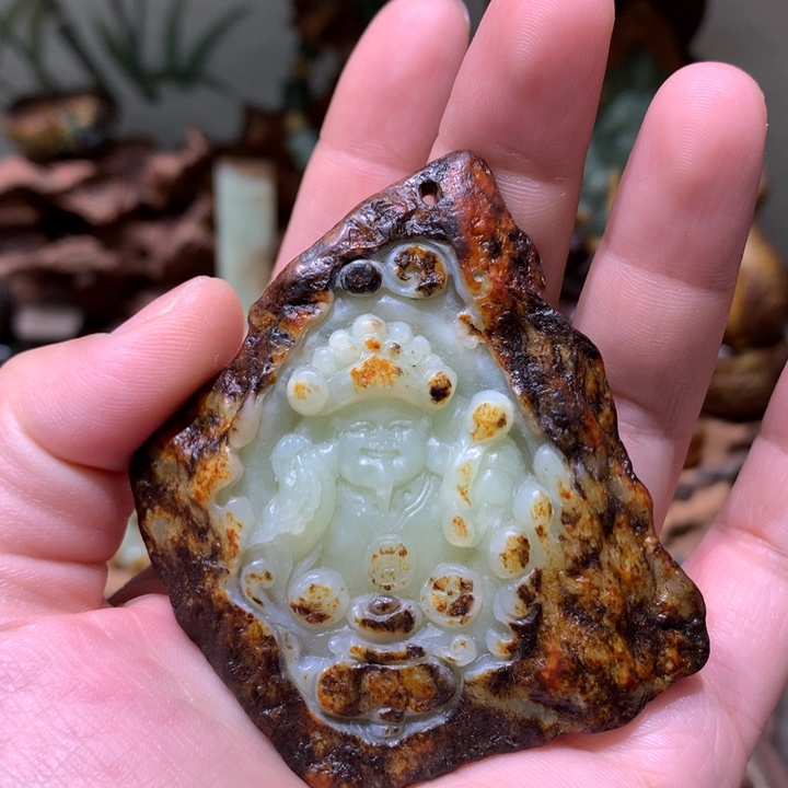 未镶嵌岫岩河磨玉（透闪石质玉）挂件
