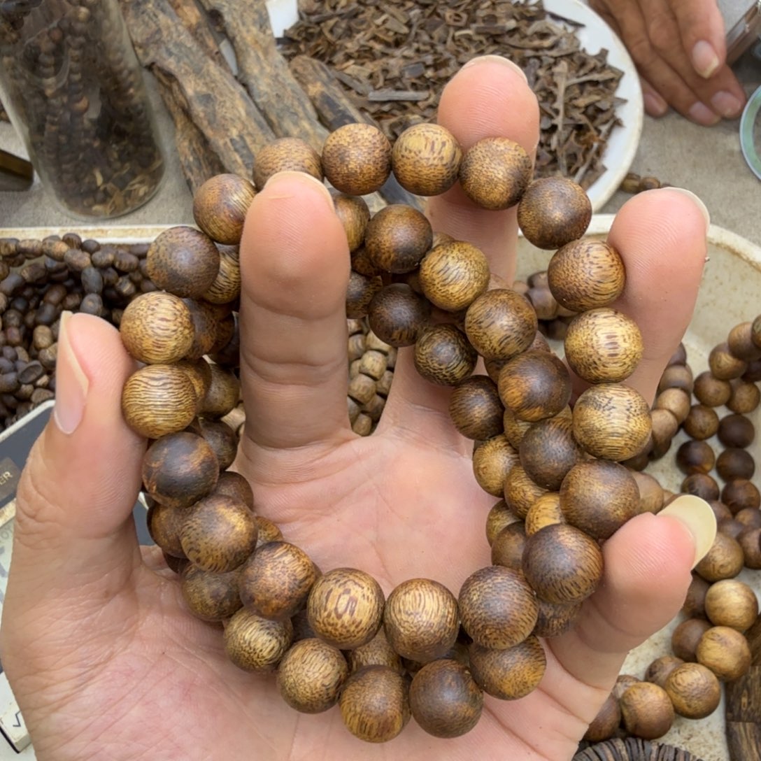 沉香碎屑沉香单圈1.0乌身7克多样性发一