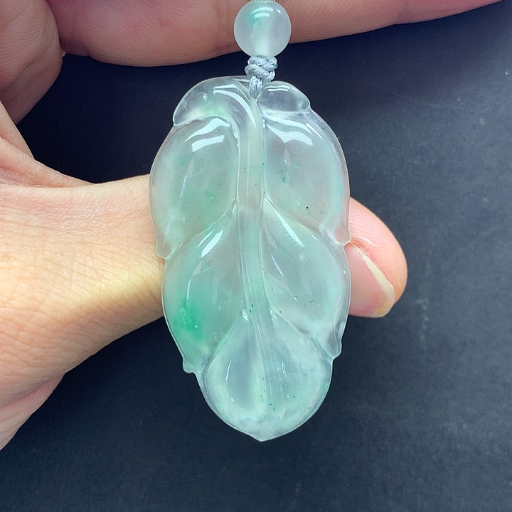 石英质玉未镶嵌颈饰