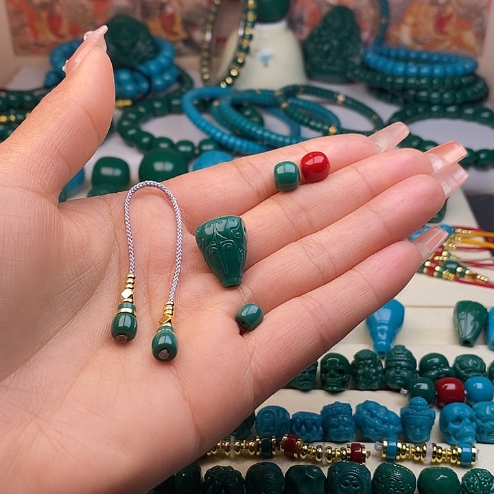 很***会琉璃颈饰博古三通卡12+老型卡8红绿各一颗弟子珠卡6