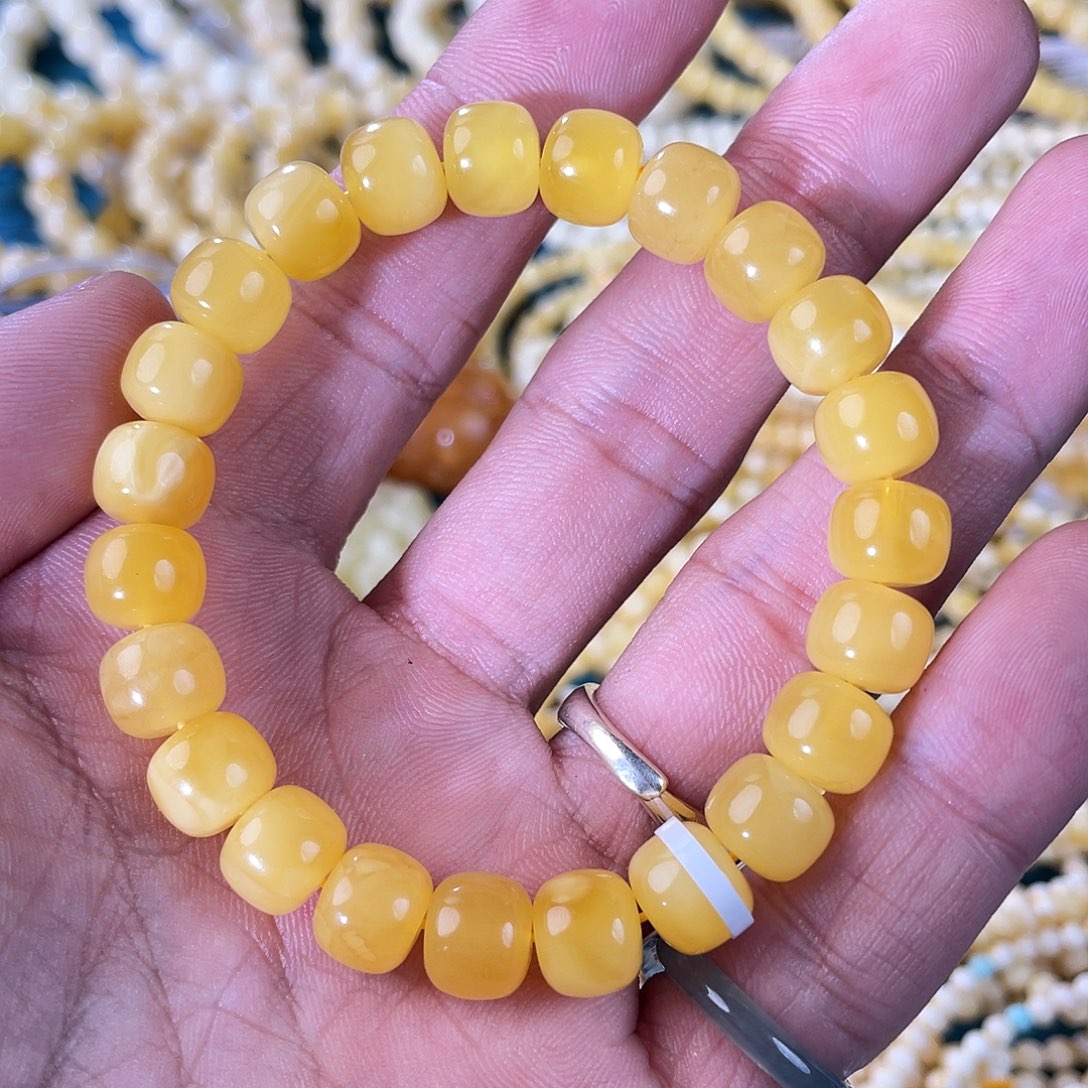 琥珀裸石未镶嵌DY241226B011