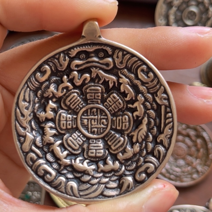 颈饰琉璃带****落喜欢的朋友