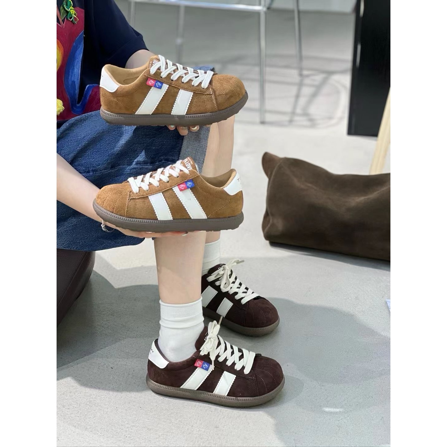 8778-10时尚潮流百搭圆头软底德训休闲鞋