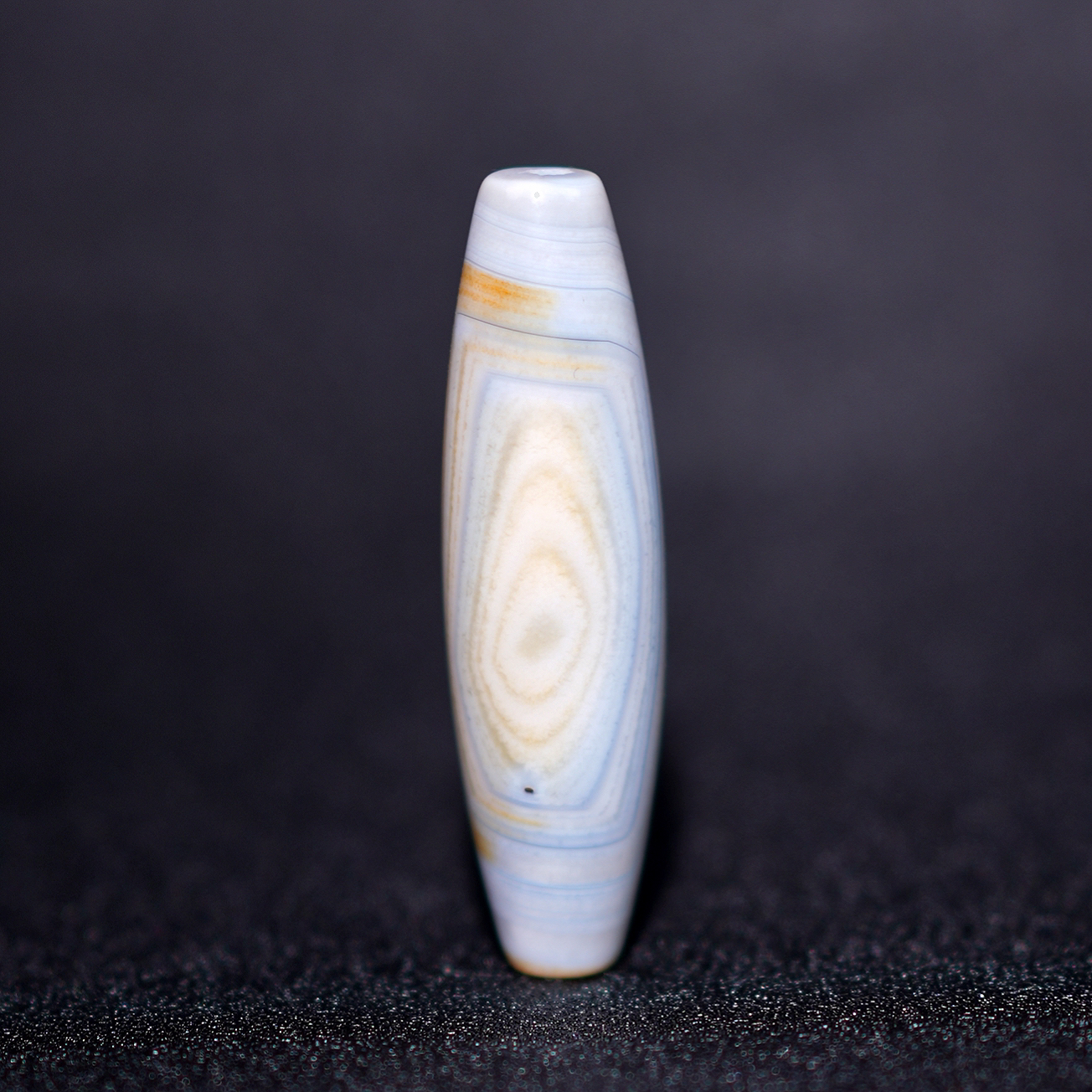 精品蓝沁天圆地方缠丝玛瑙锁骨珠