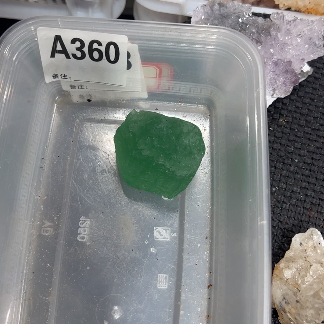 小***妮珠宝半成品水晶未镶嵌