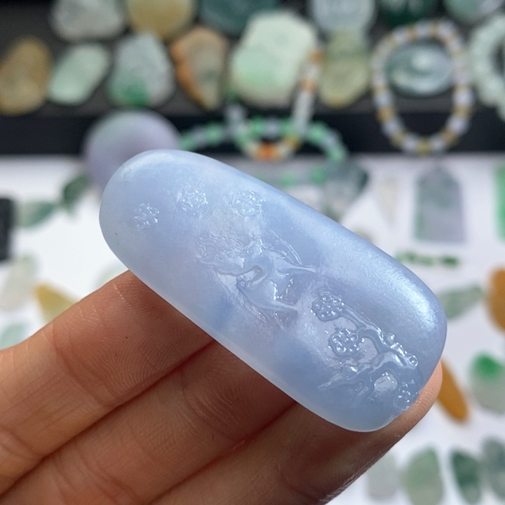 定制翡翠未镶嵌鹿牌