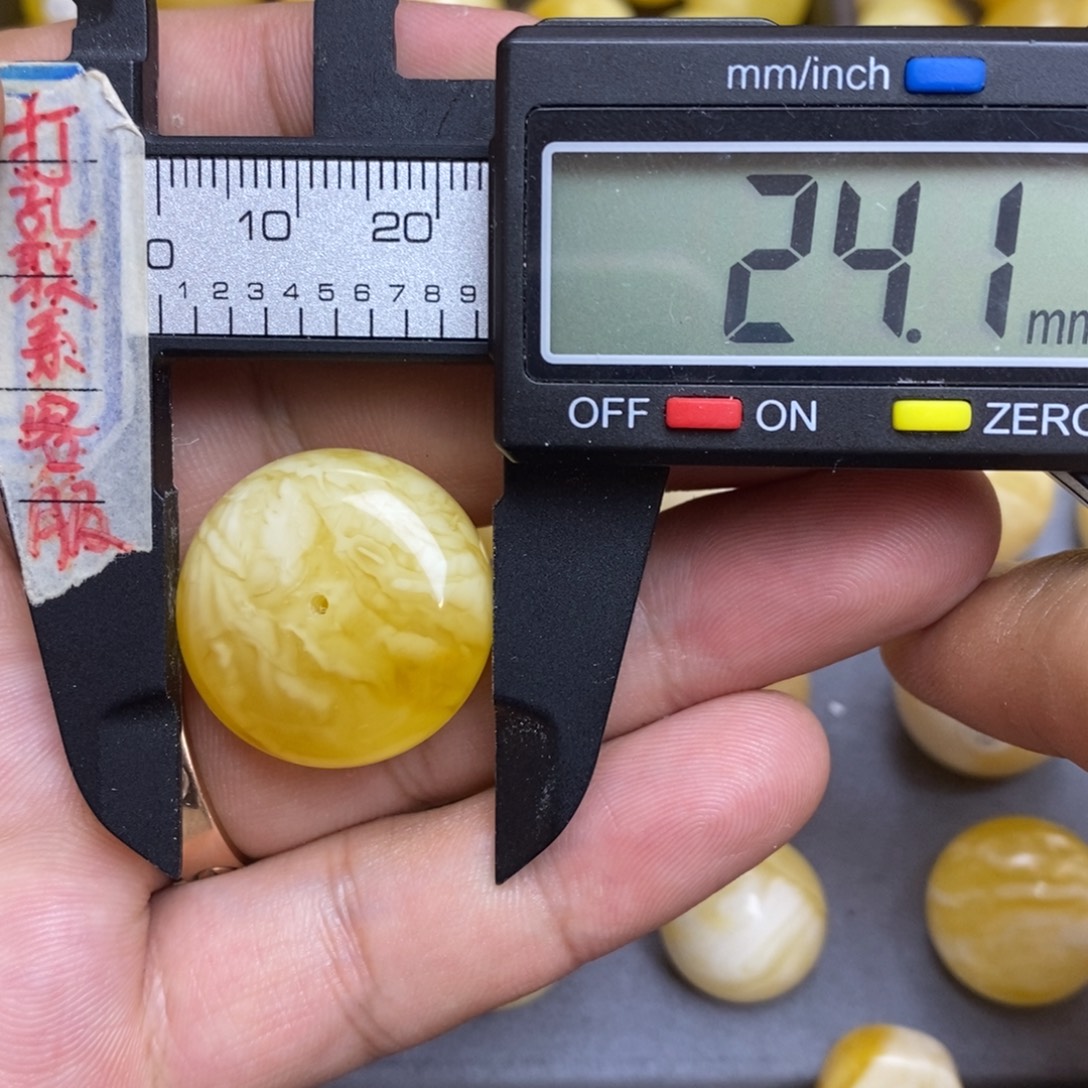 裸石蜜蜡未镶嵌24.1x11.8微瑕墩子