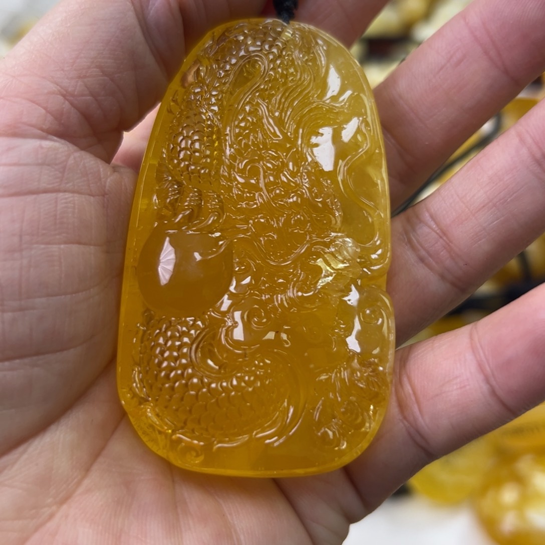 琥珀珠宝奇石未镶嵌