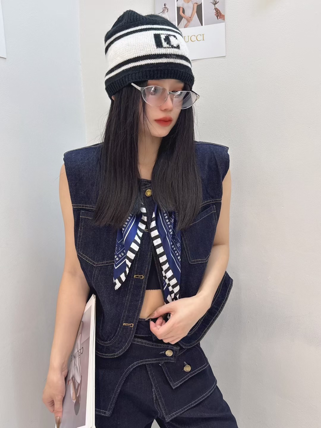 7805 2025秋季新款气质圆领无袖牛仔马甲女宽松百搭丝巾坎肩上衣