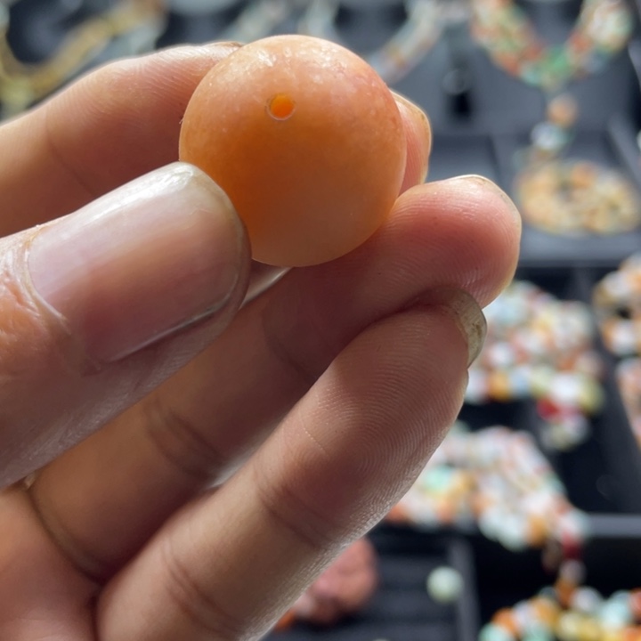颈饰未镶嵌翡翠珠子