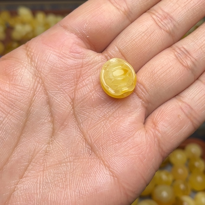 闵****蜜蜡未镶嵌珠宝奇石天然蜜蜡富甲天下