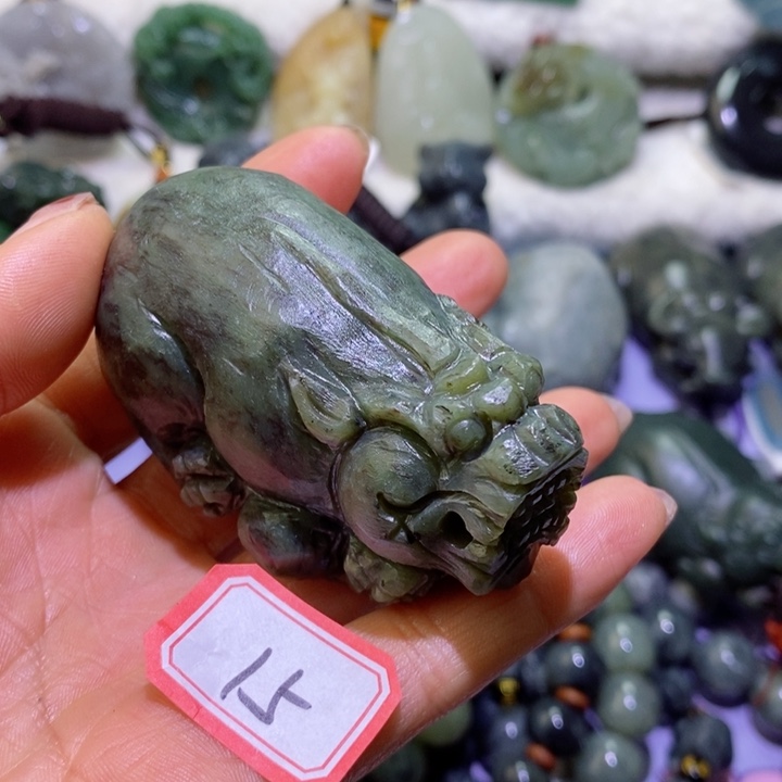 和田玉边角料未镶嵌